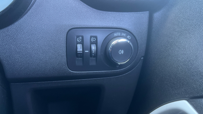 Vauxhall Crossland X 1.2T [130] SRi Nav 5dr [Start Stop] Auto Petrol Hatchback